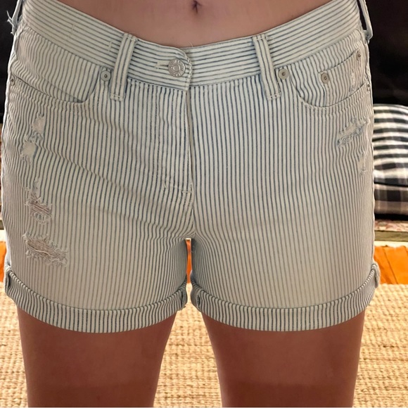 Madewell Seersucker Denim Shorts - Picture 3 of 6
